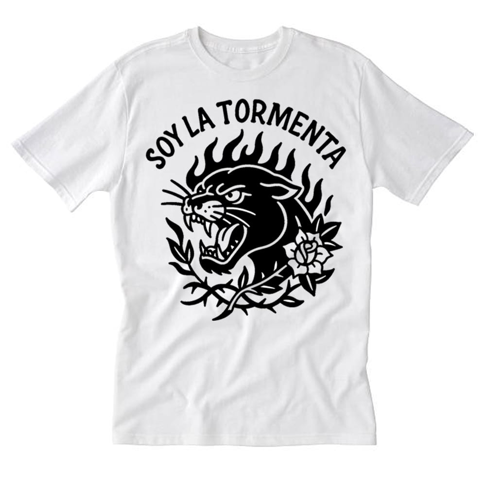 Camiseta “Soy la Tormenta” – Blanca con estampado negro - Imagen 3