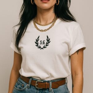 Camiseta blanca con laureada negra TORMENTA estampada a mano