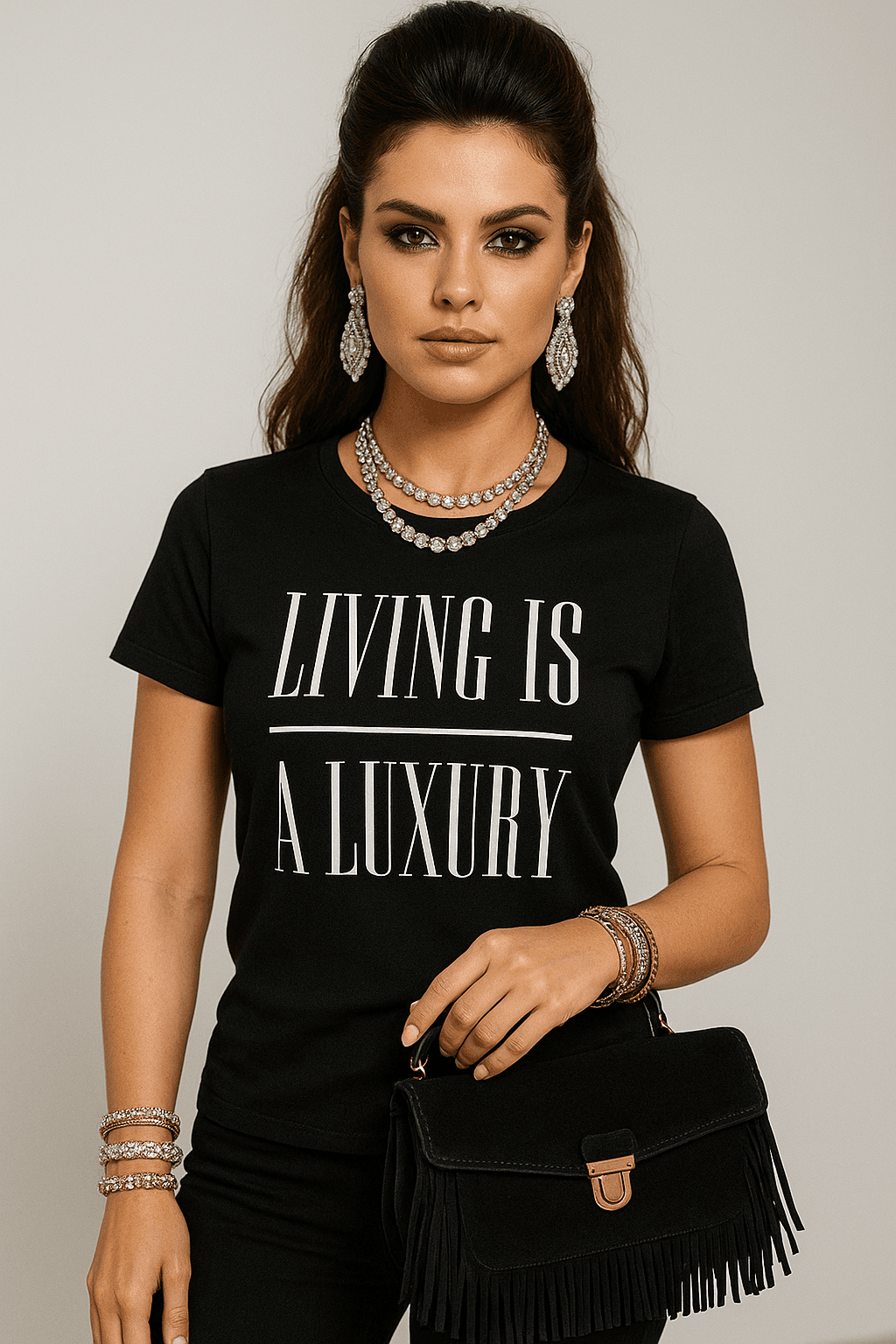 CAMISETA NEGRA LIVING IS LUXURY