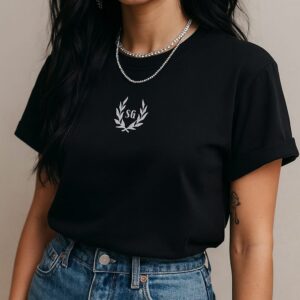 Camiseta Negra con Corona Blanca Personalizable - "Laureada"