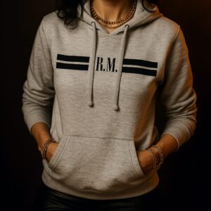Sudadera Brand Me gris con capucha, personalizada con iniciales, estilo Rock Chic Elegante y Rock Glam TORMENTA